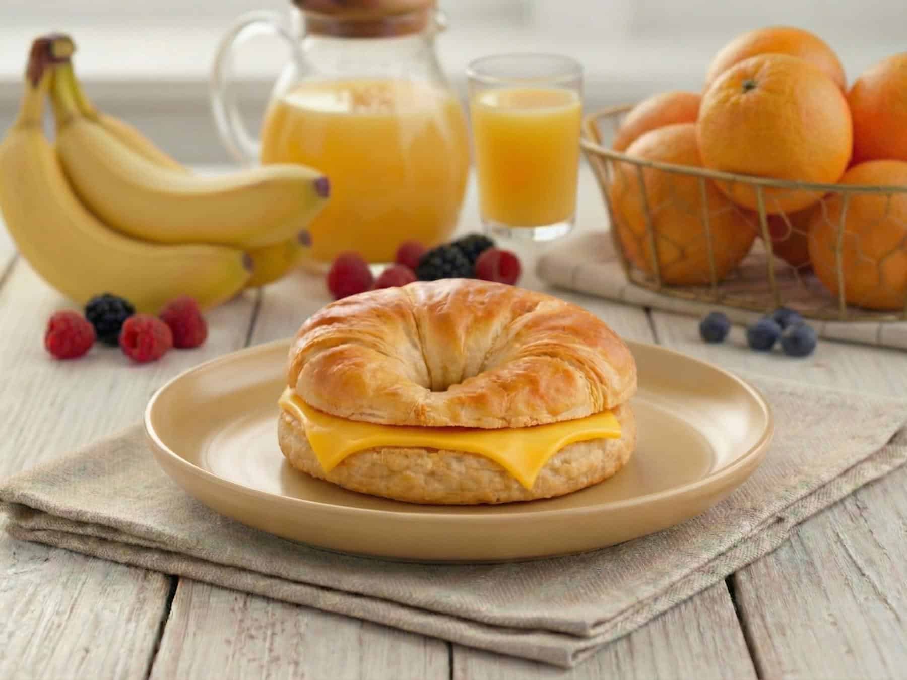 PUB6070 Whole Grain Croissant with Cheese (IW)